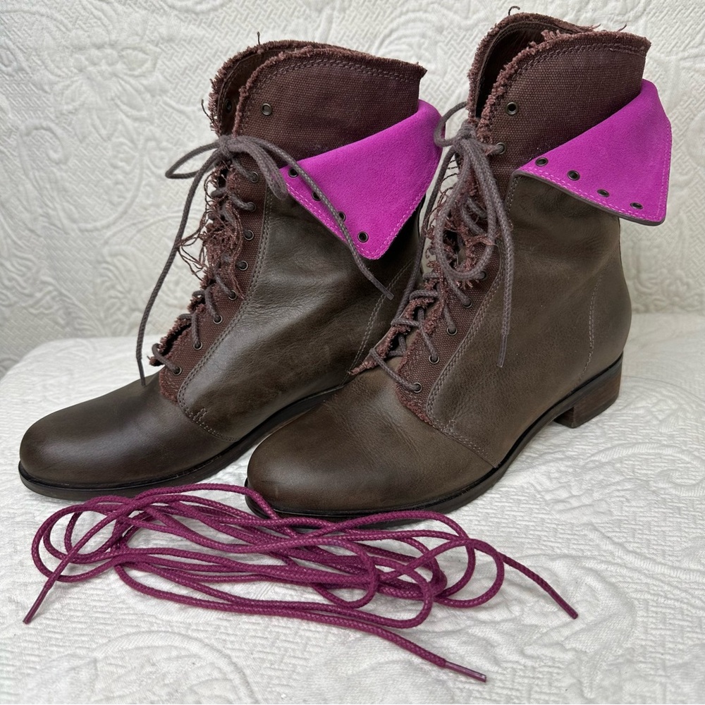 Cole Haan Air Brielle Chukka 7.5B Lace Up Leather Combat Boots Pink Lining